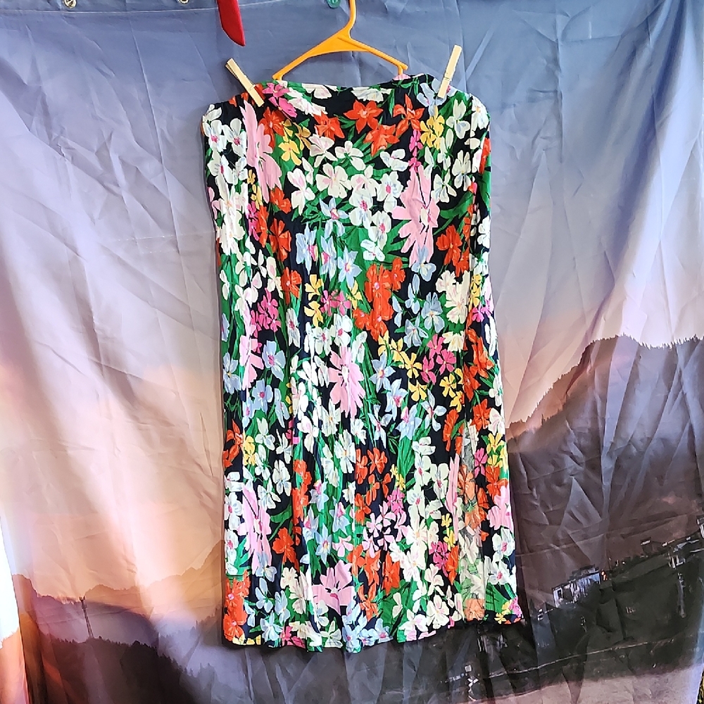 * Vbrant Floral Midi Skirt